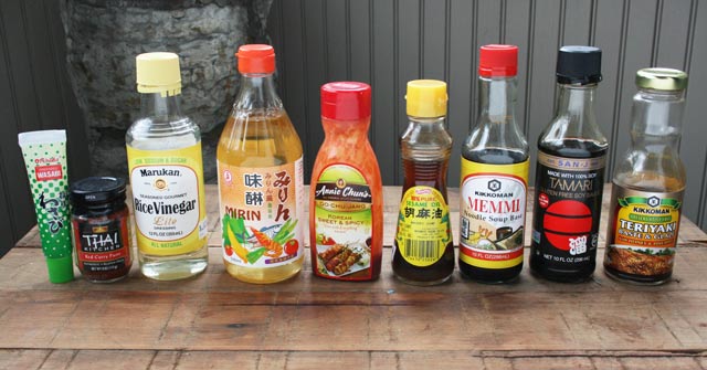 必不可少的亚洲酱汁。这9种酱汁/调味品几乎可以用来做任何基本的亚洲菜。我一直在用它们。详情请点击查看。