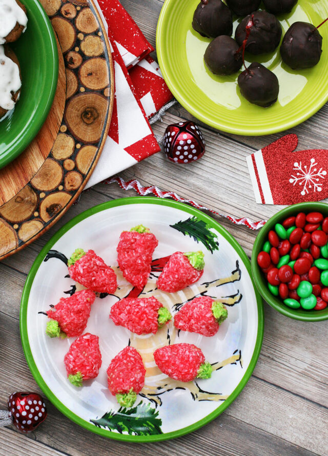 草莓椰子糖:节日草莓形状的糖果，只需要4种原料!