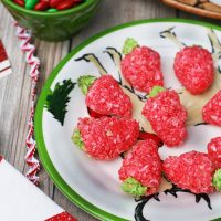 草莓椰子糖:只需要4种材料就可以制作这些美味的节日饼干!